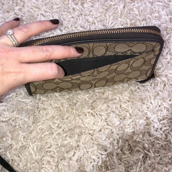 Coach Brown Black Signature Zip Wallet - Picture 4 of 7